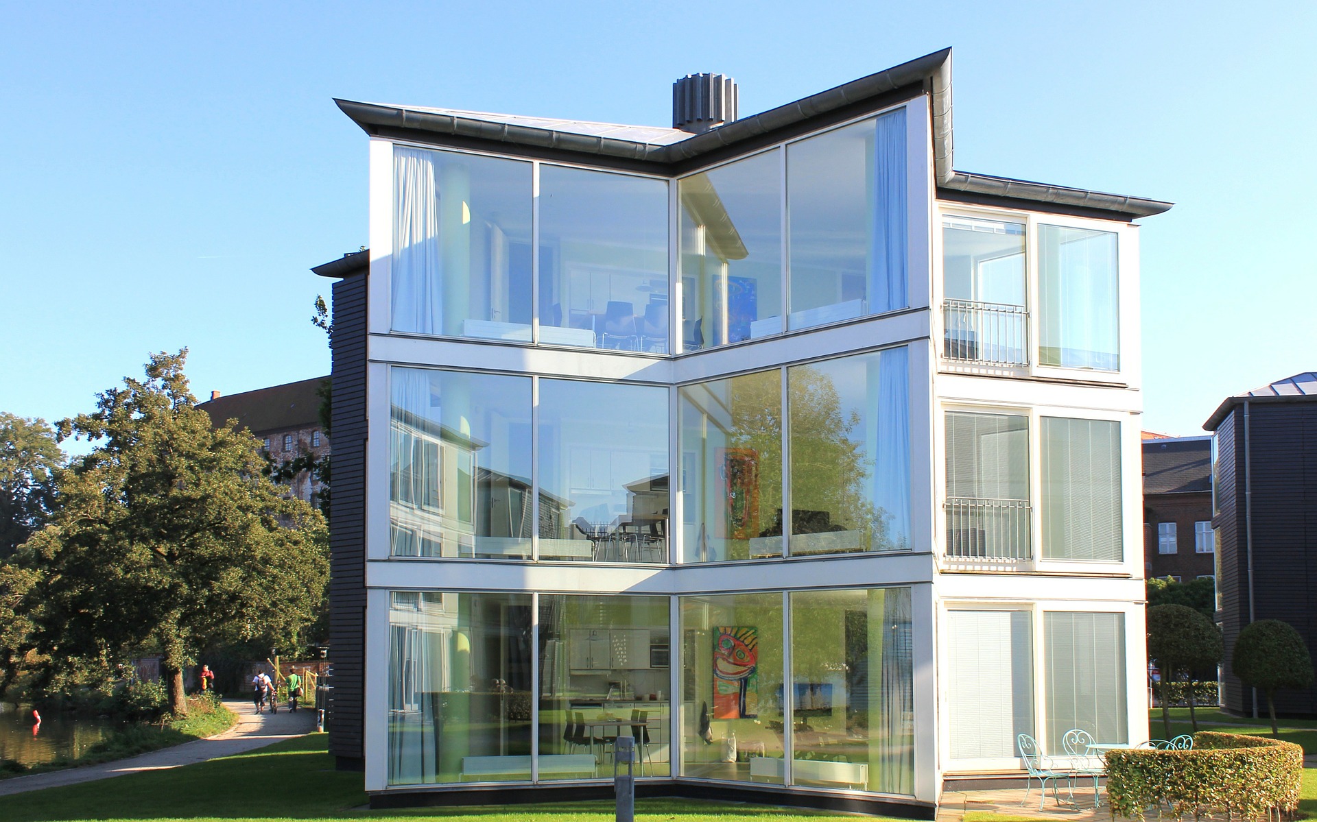 Fensterputzroboter Test - Einfamilienhaus mit vielen Fenstern